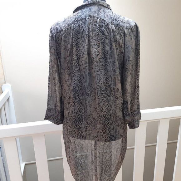 Aritzia Wilfred Giulia 100% Silk Snakeskin Blouse - Picture 6 of 6